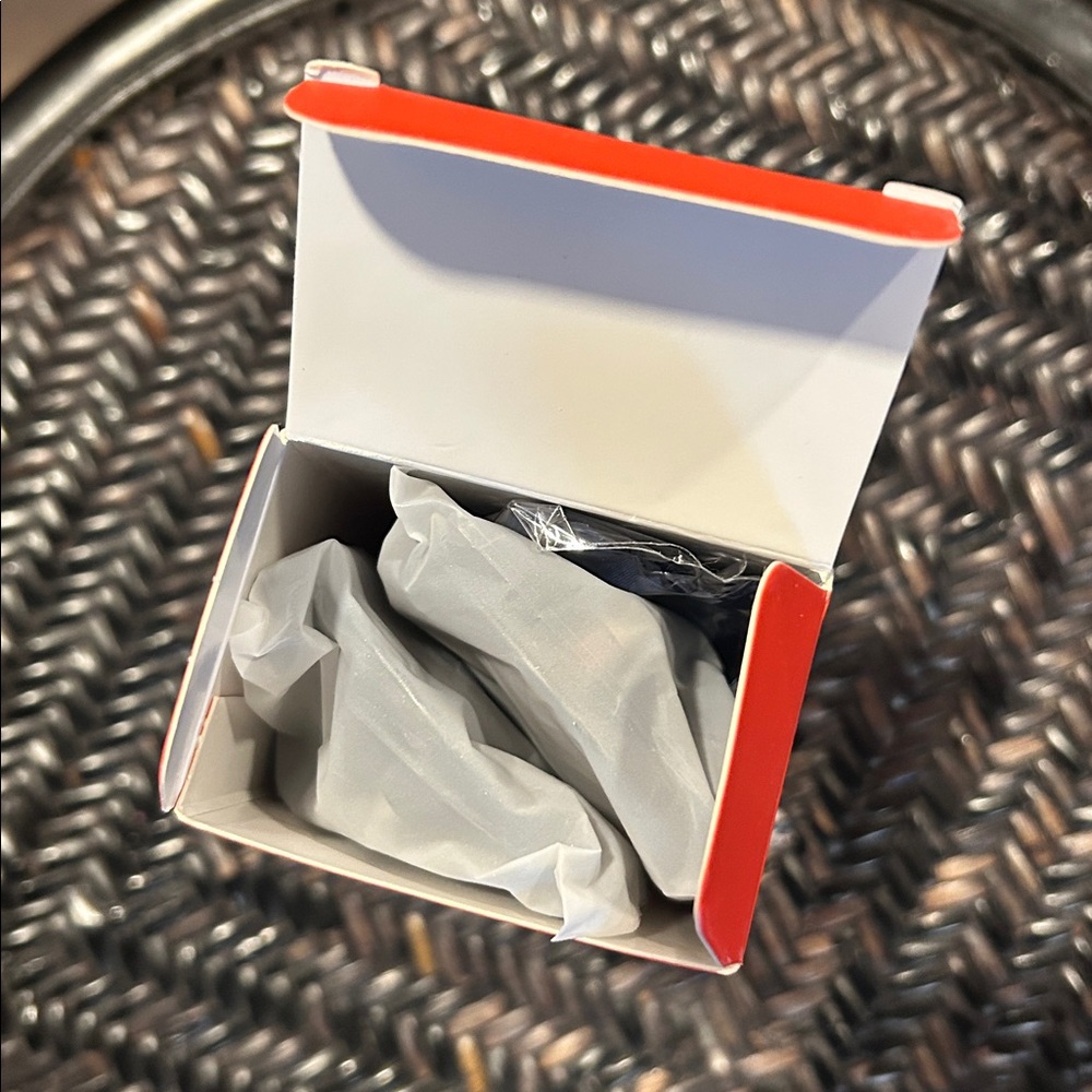 MIYYA Black Square Sunglasses - Picture 9 of 10